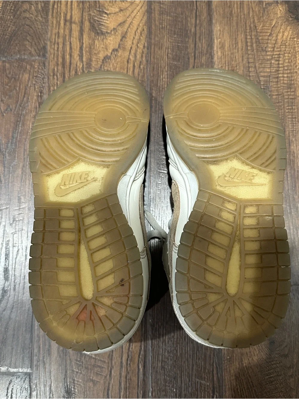 Nike Dunk Low SE 'Phantom Khaki'